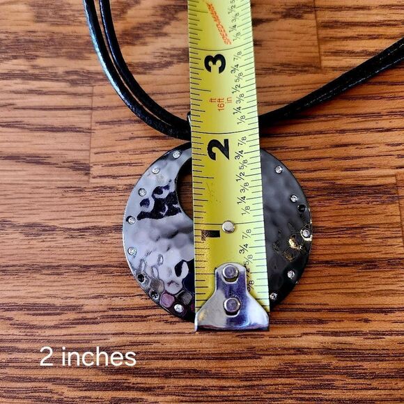 CHICO'S Hammered Gunmetal Black Pendant Necklace NORMCORE! - Picture 6 of 9